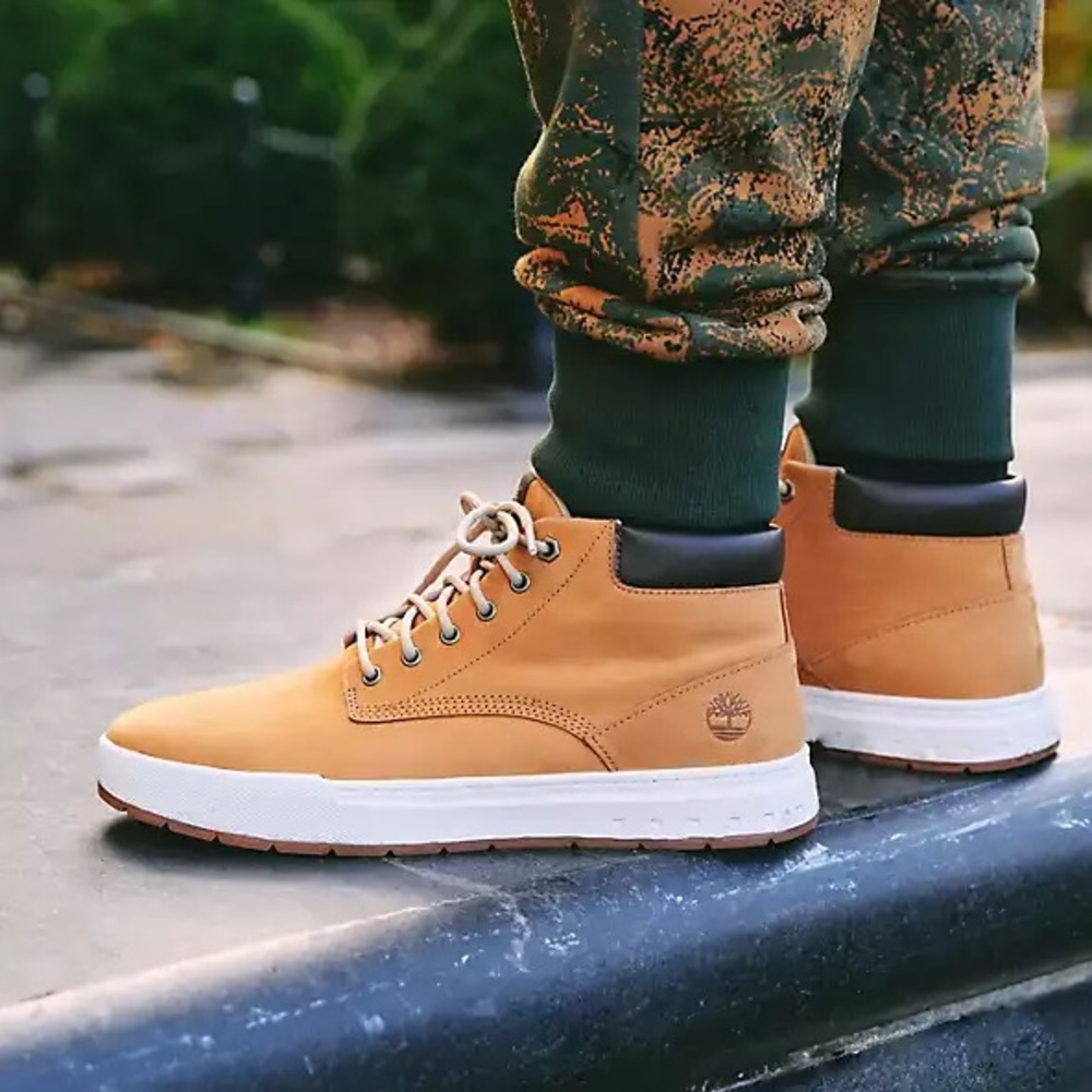 New Timberland Men's Maple Grove Leather Chukka Boots - Picture 1 of 8